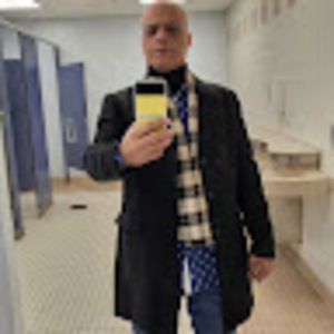 Meet your Posher, Luis